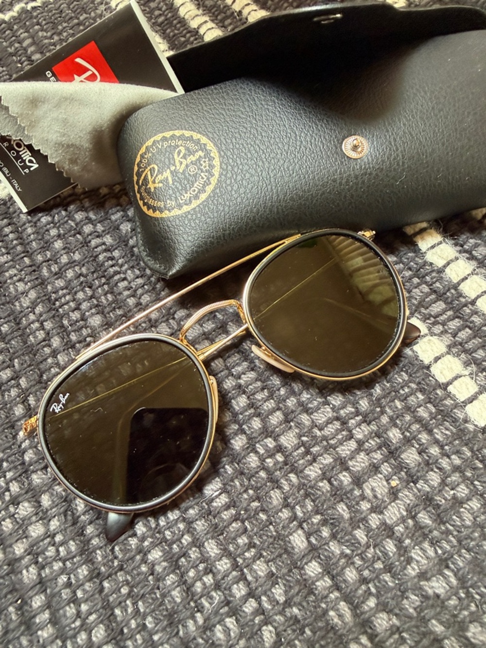 Ray-Ban Round Metal Sunglasses Black Lenses with Gold Frame